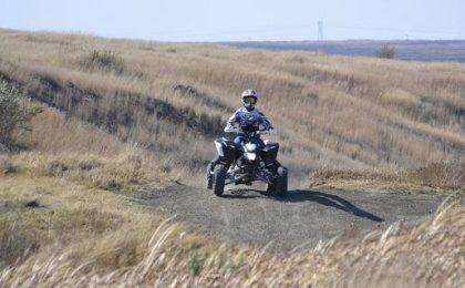 se necesita seguro para conducir un quad