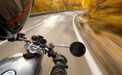 Compañeras en un seguro de moto