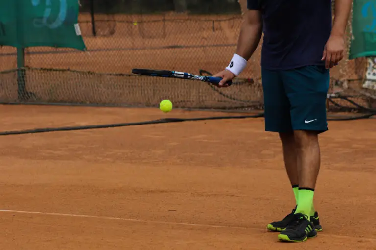 Jugar al tenis: descubre los beneficios del tenis para la salud