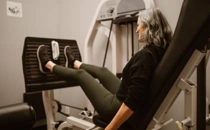 ejercicio artritis rodilla