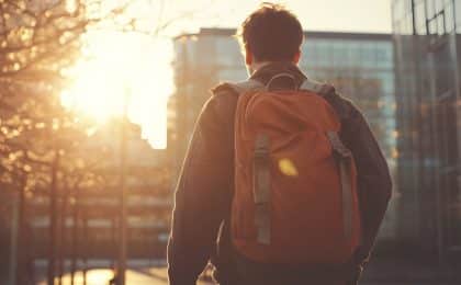 beneficios de comenzar el día con una caminata