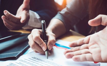¿Qué son las cláusulas limitativas en los contratos de seguro?