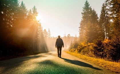 La caminata aeróbica remota puede mejorar la función cognitiva de las personas con esclerosis múltiple