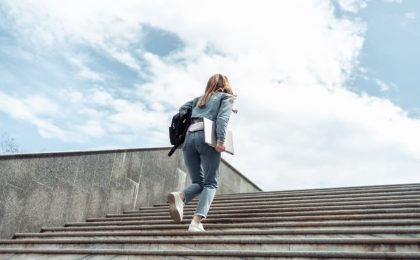 Breves ráfagas diarias de actividad vigorosa vinculadas a un menor riesgo de cáncer