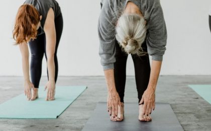 El yoga proporciona beneficios cognitivos a las mujeres mayores con riesgo de padecer Alzheimer