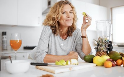 Una dieta más saludable está relacionada con un ritmo de envejecimiento más lento y un menor riesgo de demencia, según un estudio