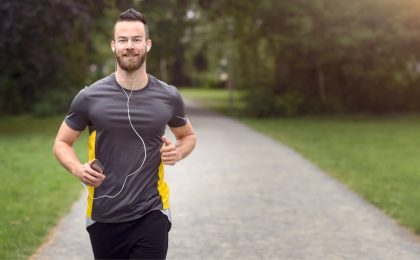 Así es como el extracto de arándano mejora el rendimiento de los corredores, según un estudio