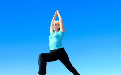 Cómo el yoga y el ejercicio de bajo impacto reduce la incontinencia urinaria en mujeres mayores