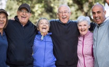 Beneficios del entrenamiento de resistencia cerebral en adultos mayores: más salud y menos caídas