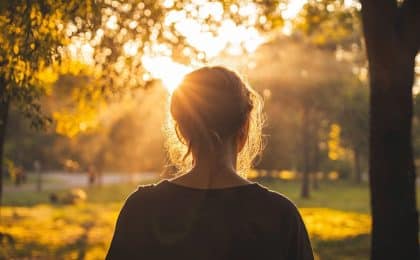 Cómo aprovechar los beneficios de la naturaleza para el dolor lumbar crónico