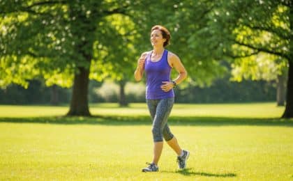 caminar 7000 pasos al dia